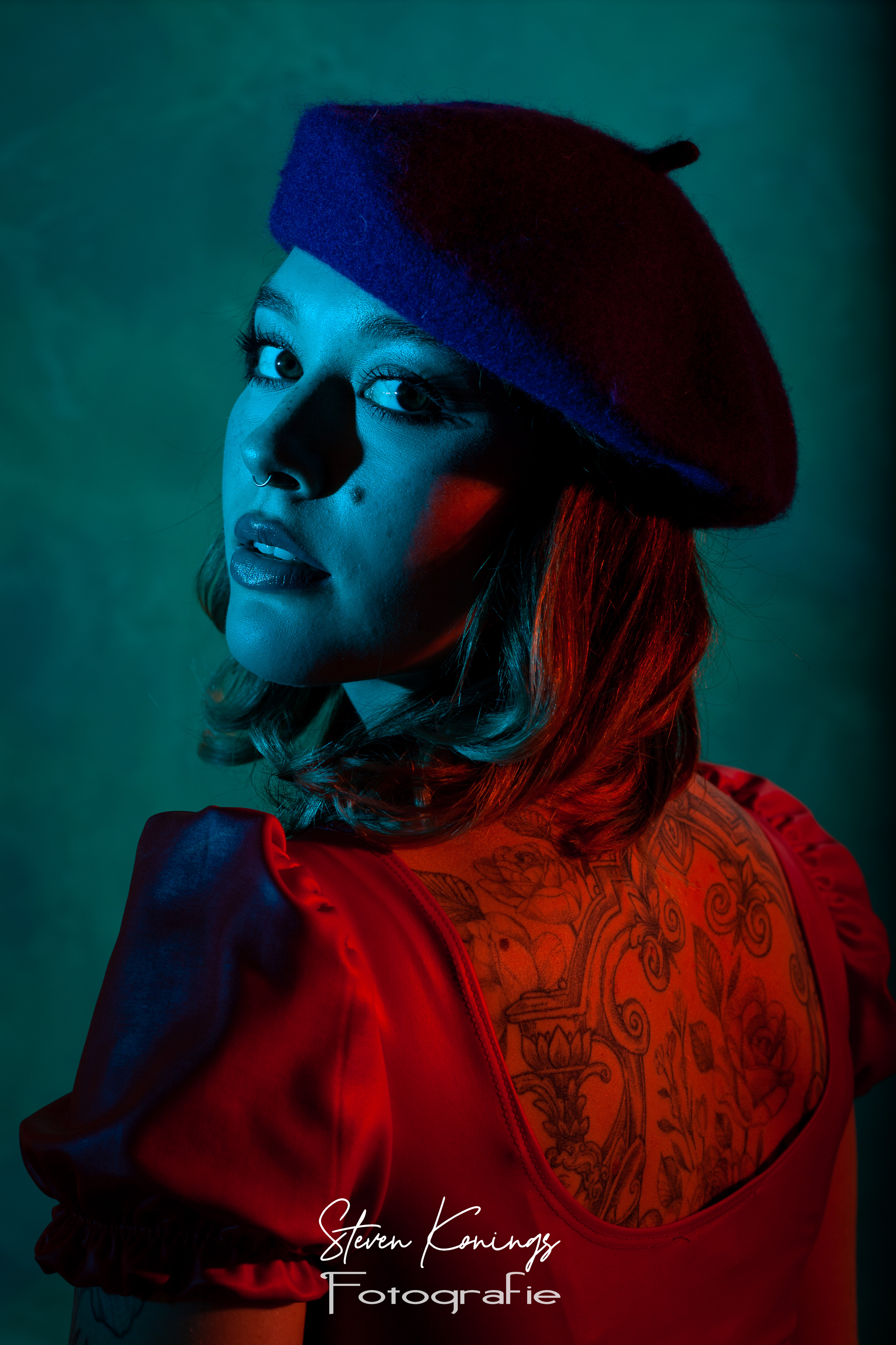 fotograaf Steven Konings Fotografie - model Kim
in studio met kleurenfilter
Steven Konings Fotografie