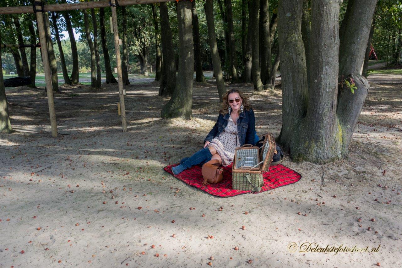 model MonaDina - Thema picknicken, fotografie Cor Rauwerda 