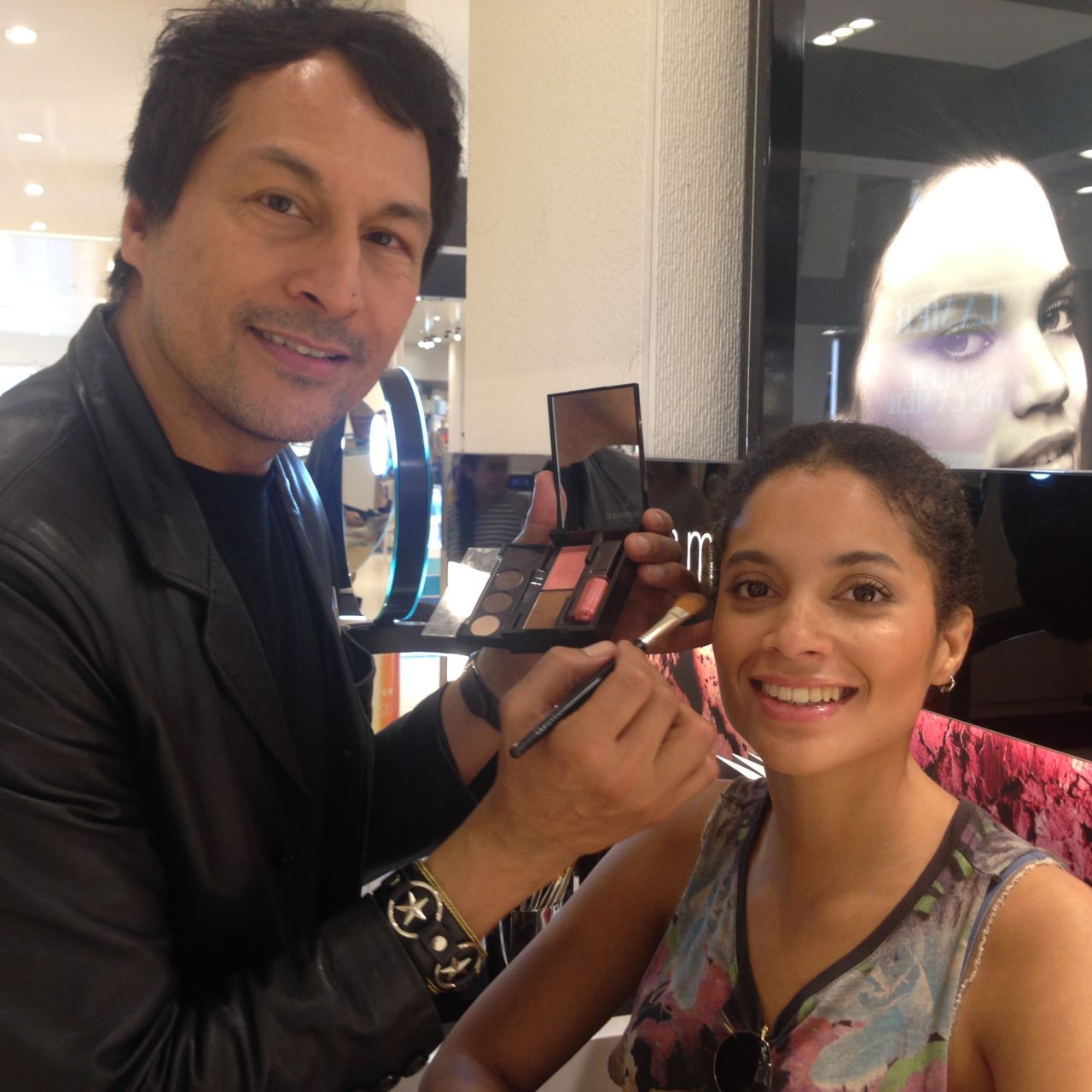 visagist Roberto Dresia Makeup en hair - counter Laura Mercier